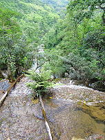 Obere Kante des Kuang Si Wasserfalls