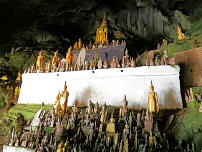 Buddha Statuen in der unteren Höhle