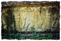 Elefant in Stein gemeißelt